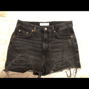 DENIM SHORT BUNDLE: TOPSHOP & LEVIs